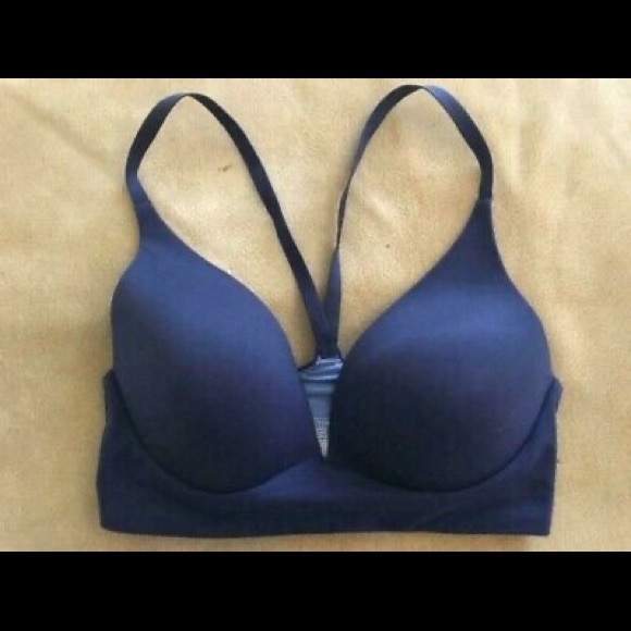 Victoria’s Secret Lightly Lined Plunge Bra 34DD